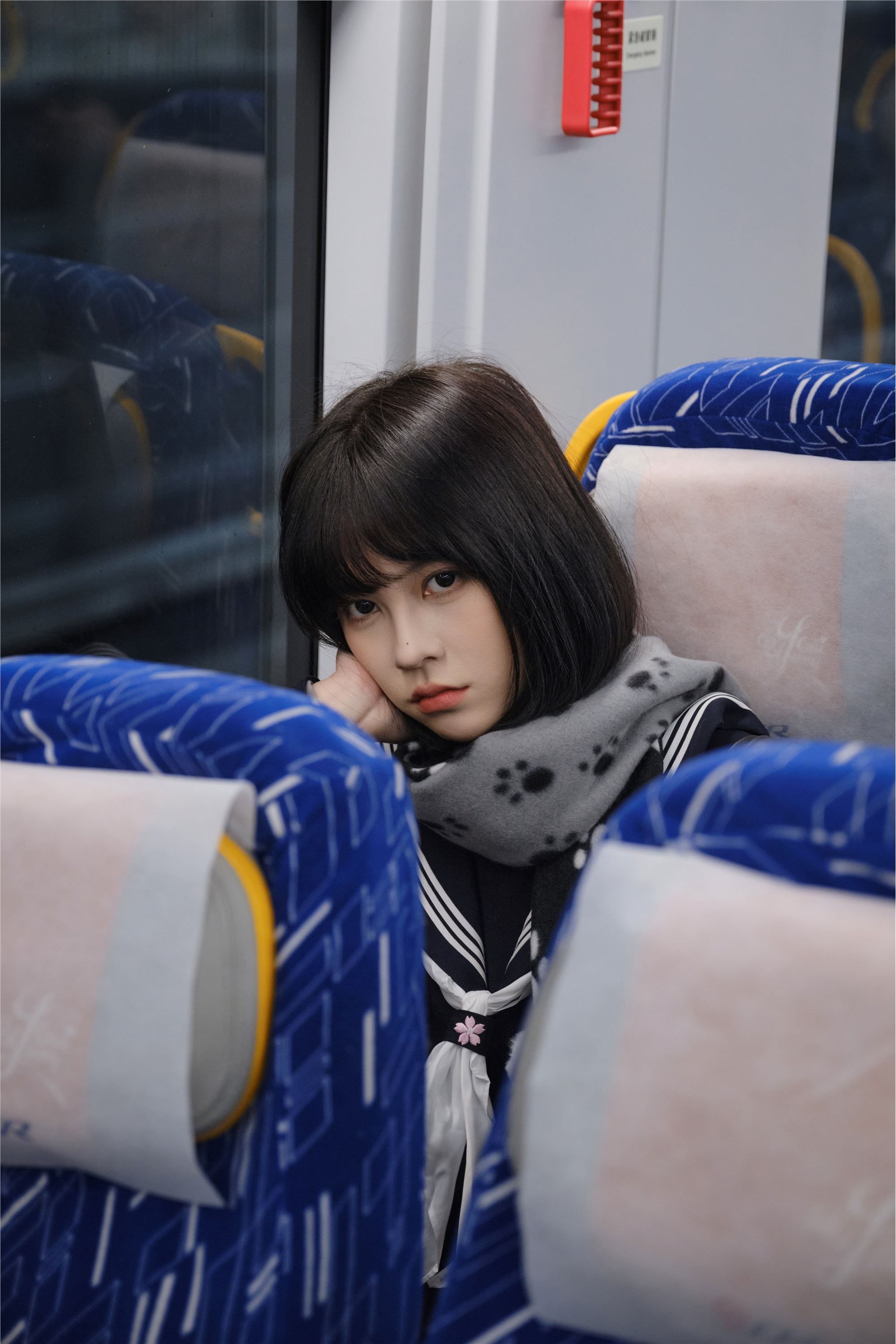 YITUYU艺图语 2025.02.07 列车jk 悲伤薯条555